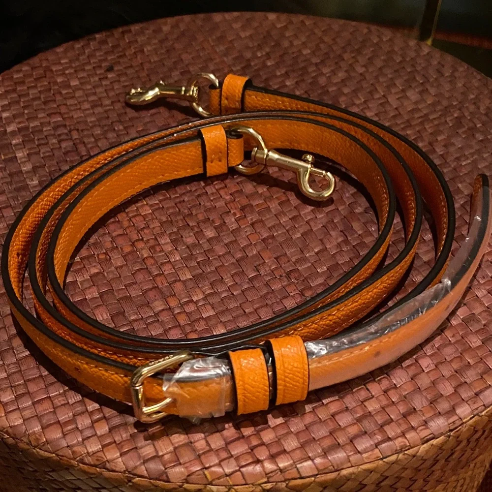 Coach replacement strap Tan Leather adjustable Gold Buckle Coach Vintage Replacement Strap Vachetta Leather Adjustable  main image 4